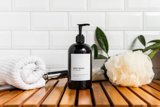 Black Plastic Refillable Soap Dispenser Bottles Custom Minimalist Labels - 500Ml - image 1