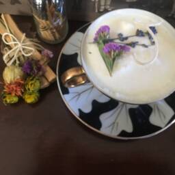 Vintage Footed Tea Cup Egyptian Musk & Vanilla Candle - thumbnail 3