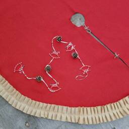 Burlap Ruffle Tree Skirt Natural Christmas Red Rustic Ruffed Farmhouse - thumbnail 2