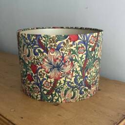 William Morris Golden Lily Biscuit & Indigo Red. Luxury Lamp Shade. Bespoke. Handmade Table Or Pendant Drum Shades in 20cm, 30cm & 40cm - thumbnail 3