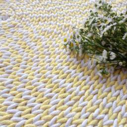 Handmade Round Cotton Rug, Yellow & White Crochet Area Rug - thumbnail 4