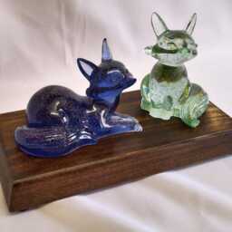 Night & Day Glitter Resin Fox Duo Sculpture On Reclaimed Wood Base - thumbnail 2