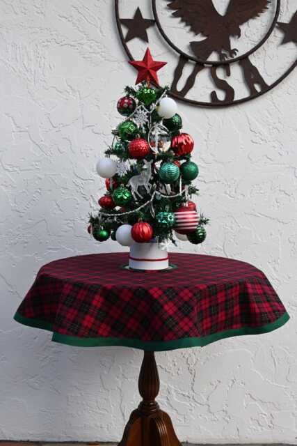 Plaid Christmas Tree Skirt, Trimmed in Green, Traditional Holiday D??cor - image 1