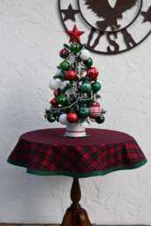 Plaid Christmas Tree Skirt, Trimmed in Green, Traditional Holiday D??cor