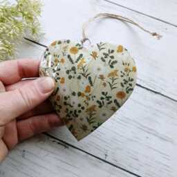 Metal Hanging Heart Decoration With Green & Yellow Flower - Thehomeandheartsshop Rustic Wall Decor Shabby Wedding Gift Xmas - thumbnail 3