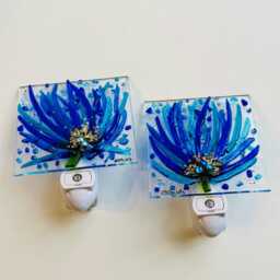 Fused Glass Flower Nightlight - Turquoise - thumbnail 3