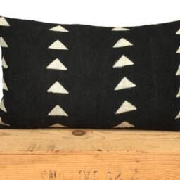 "Mud Cloth Pillow Cover, Authentic African Mudcloth Pillows, Triangle Print, ""Carlyle" - thumbnail 2
