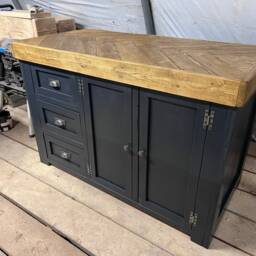 Shaker Kitchen Island With Herringbone Top - thumbnail 3