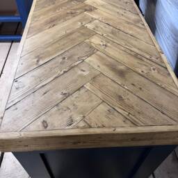 Shaker Kitchen Island With Herringbone Top - thumbnail 2