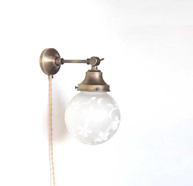 Pug-In Brass Wall Sconce Light, Modern Brass Aged Finish Wall Sconce Minimal Light, No.0243 - image 1