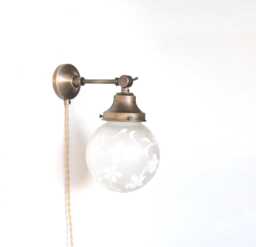 Pug-In Brass Wall Sconce Light, Modern Brass Aged Finish Wall Sconce Minimal Light, No.0243