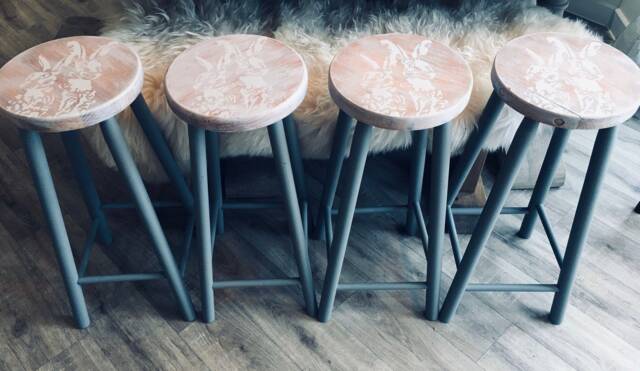 4 X Country Hare Bar Stools - image 1