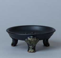 Victorian Style Ceramic Soap Dish, White & Black - Handmade Pottery Ring Holder - thumbnail 1