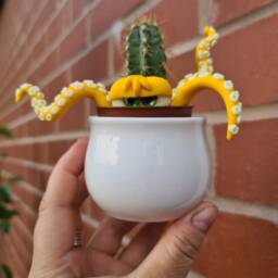 Miniature Octopus, Plant Pot Decoration, Glow-In-The-Dark Kraken. Mini Decor. Home Decoration - thumbnail 3