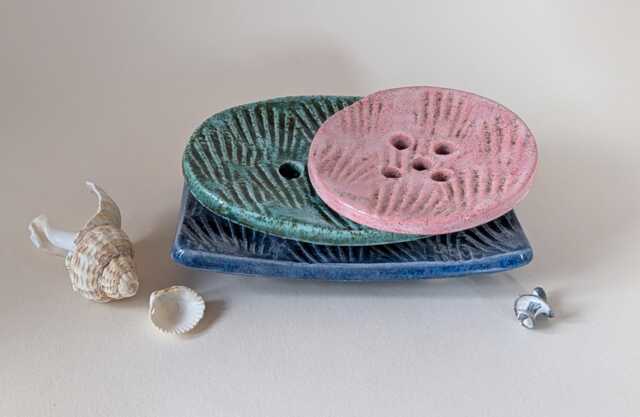 Ceramic Soap Dish With An Embossed Shells Design - image 1