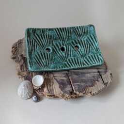 Ceramic Soap Dish With An Embossed Shells Design - thumbnail 2