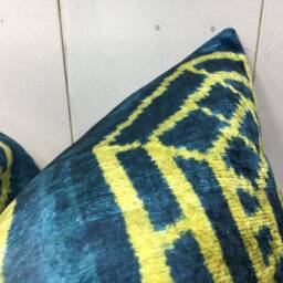 24x24 Silk Ikat Pillow Cover, Handwoven Accent Cushion - thumbnail 2