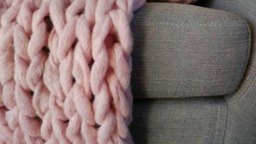 Ready To Ship - Chunky Knit Blanket, King Comforter, Comforter Pink Blanket - thumbnail 2