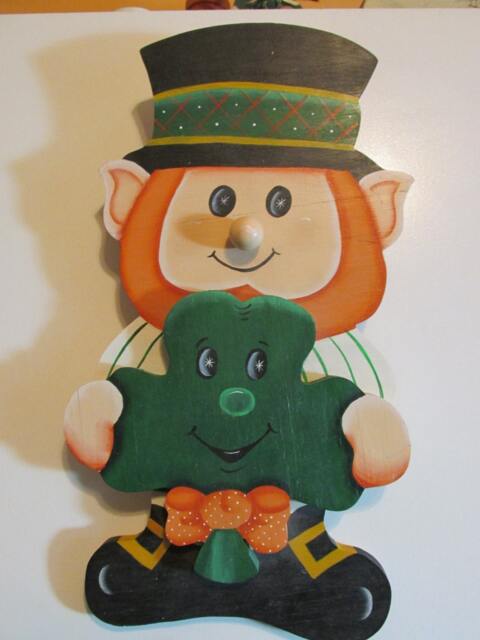 st. Patrick's Leprechaun, Door Decor, Wall Hanging, Teacher Gift, Shamrock