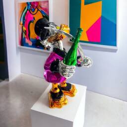 Pop Art Sculpture - Chrome Money Art Alec Monopoly - Luxury Home Decor Bear Sculoture - thumbnail 1