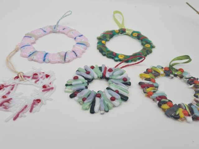 Fused Glass Christmas Wreath Decorations Handmade Tree Home D??cor Bespoke Unique & Gorgeous Cornish Gifts - image 1