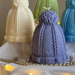 Hand-Poured Christmas Hat Candle Festive Soy Wax Decor - thumbnail 2
