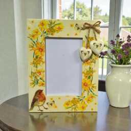 Daffodils & Robin Photo Frame, Floral Wooden Picture Remembrance Gift - thumbnail 1