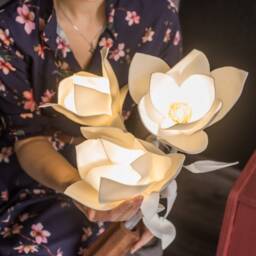 Plug in Flower Wall Sconce, Bedside Rustic Lamp With Cord, Farmhouse Sconce Light Wooden Elements, Cozy Lighting - thumbnail 3