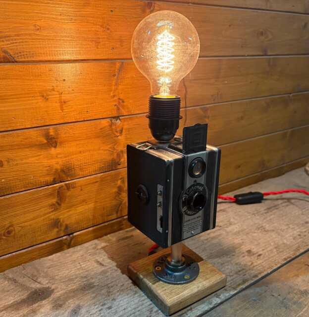 Vintage 1950's Coronet Twelve-20 Camera Up-Cycled Table Lamp - image 1
