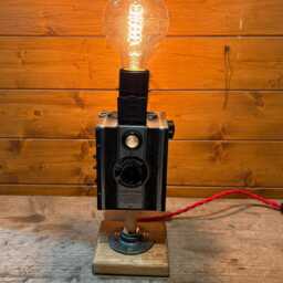 Vintage 1950's Coronet Twelve-20 Camera Up-Cycled Table Lamp - thumbnail 3