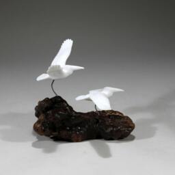 Pelican Duo From John Perry Pellucida Sculpture 5 Inches Long - thumbnail 2