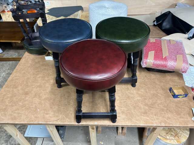 Traditional Pub/Bar Stool With Real Leather Top - image 1