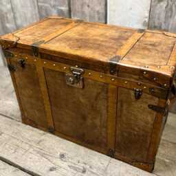 Hand-Dyed Leather Storage Trunk Campaign Chest, English Steamer Side Table - thumbnail 2