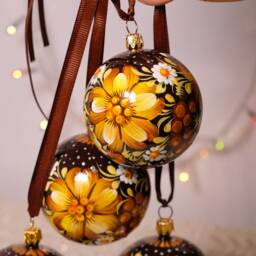 Christmas Ornament Set, Hand-Painted Ukrainian Ornaments 2.4 In, Set Of 4 Baubles, Petrykivka Beige Flower Tree Balls - thumbnail 2