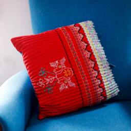 Mixed Media Pillow Cover - Reclaimed Vintage Textile - thumbnail 4