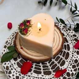 Beauty Scents Handmade Heart Shape Scented Natural Wax Candle With Rose Buds Small - thumbnail 1