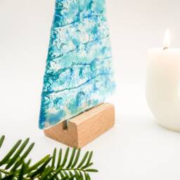 Large Handmade Fused Glass Christmas Tree Blue Turquoise 22cm - 8 1/2 - thumbnail 2