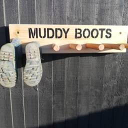 Personalised Welly Rack/ Boot Holder Wall Mounted Wooden Muddy Boots 2 3 4 5 6 Pairs Heavy Duty - thumbnail 3