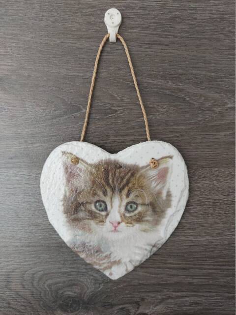Decoupage Kitten Heart Slate Plaque - Handmade Wall Hanging - 15cm - image 1