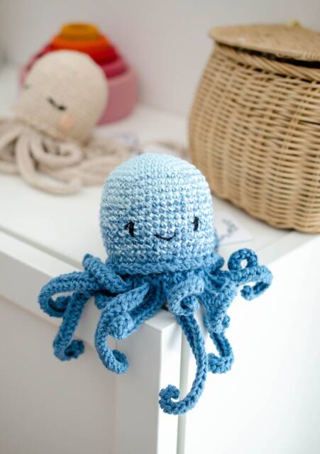 Premature Baby Cuddly Toy/Baby Rattle Jojo Jellyfish/Octopus Squid in Your Choice Of Colors, Made Cotton With Color Gradient, Customizable - image 1