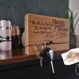 Personalized Oak Wood Key Holder - Wall-Mounted Rack With Engraving Home Sweet Gift - thumbnail 3