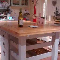 Bespoke Farmhouse Kitchen Island - The Oban - thumbnail 3