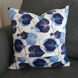 Navy & White Botanical Pillow Cover, Leaf Print Cushion Cover in Periwinkle Blue - thumbnail 4