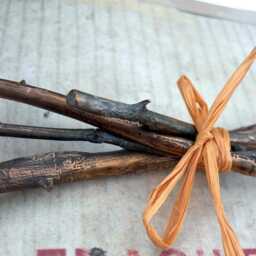 Bronze Rose Stem Sculpture - Enduring Love, Bouquet Of 4 - thumbnail 2