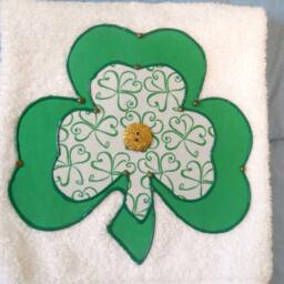 st Patrick's Day Appliqued Hand Towel Shamrock Bathroom Decor - thumbnail 3