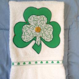 st Patrick's Day Appliqued Hand Towel Shamrock Bathroom Decor - thumbnail 2