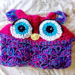 Hooded Crochet Owl Blanket, Chunky Cosy Throw, Handmade in UK - thumbnail 2