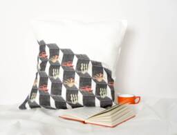 White Linen Pillow Case With Cubes Illustration, Floral & Geometric Case, 45x45 cm, Handmade, For Plant Lovers - thumbnail 1