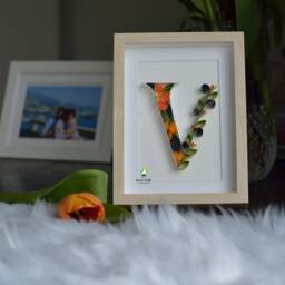 Holiday Decor, Quilled Personalized Letter V, Wall Art For Couple, Friends, Daughter, Son, Mother, Father, Teacher Initials Name 3D Gift - thumbnail 2