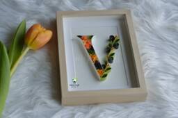 Holiday Decor, Quilled Personalized Letter V, Wall Art For Couple, Friends, Daughter, Son, Mother, Father, Teacher Initials Name 3D Gift